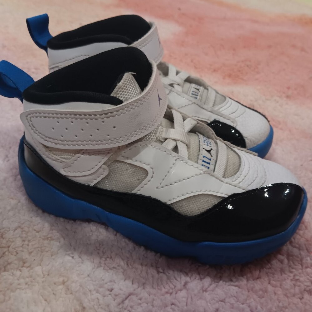 Nike Air Jordan Jumpman Two Trey White Game Royal Black Toddler Shoe Size 9 c